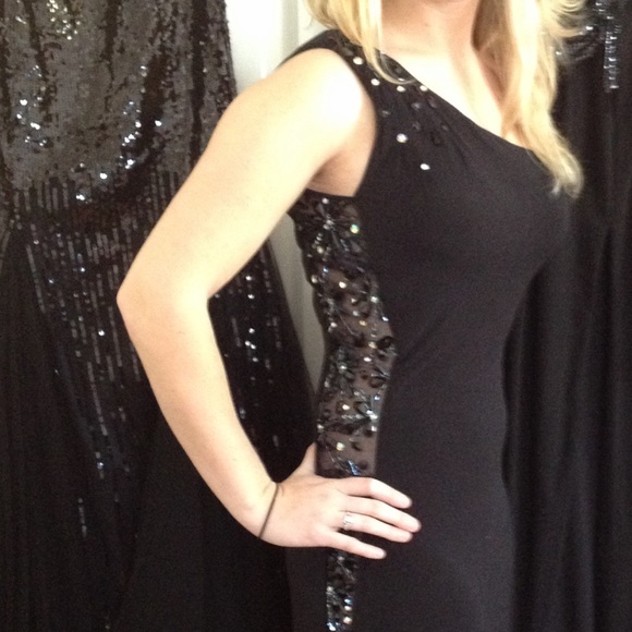 Tony Bowls Evening Gown - Picture 3 of 8